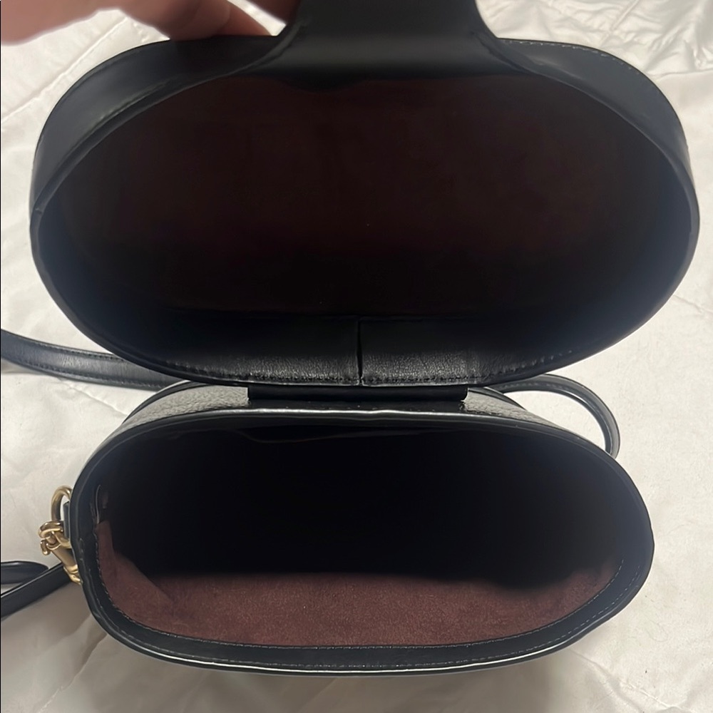 LIKE NEW - Coach Black Leather Crossbody Bag - Picture 5 of 6